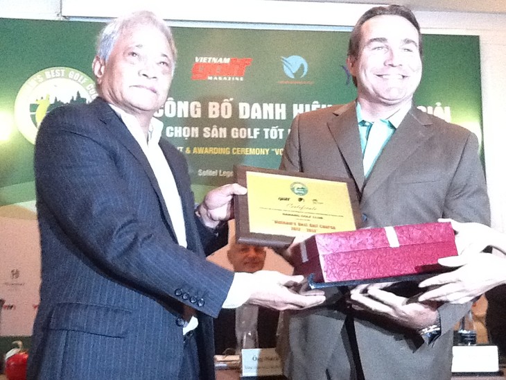 Sân Golf Đà Nẵng chính thức nhận giải thưởng “Sân Golf tốt nhất Việt Nam 2012-2013”.  - ảnh 1